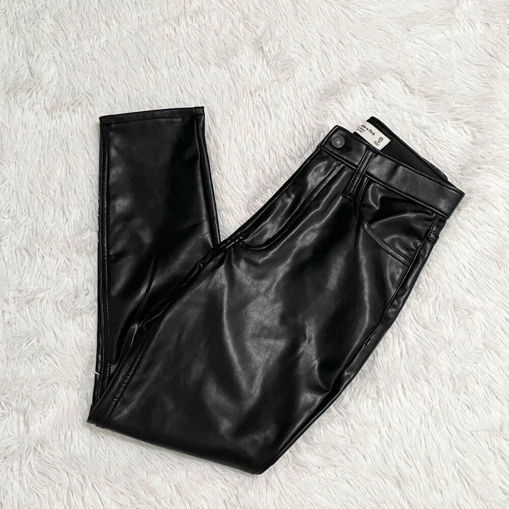Women Abercrombie & Fitch The Skinny High Rise Faux leather Pants in Black 25/0